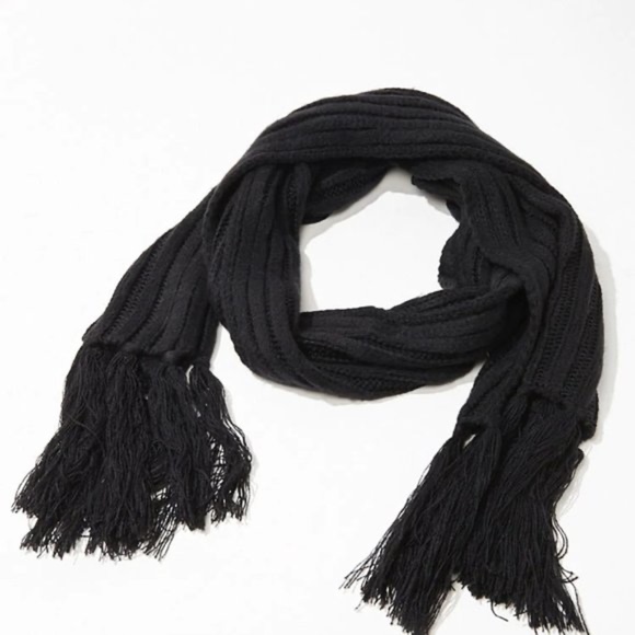 Cable Knit Oblong Scarf - Picture 5 of 5